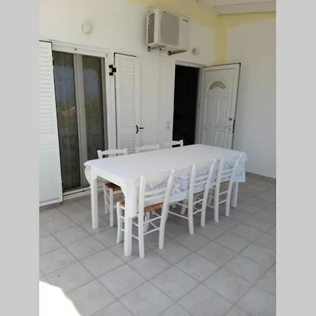 Marinis House Villa *